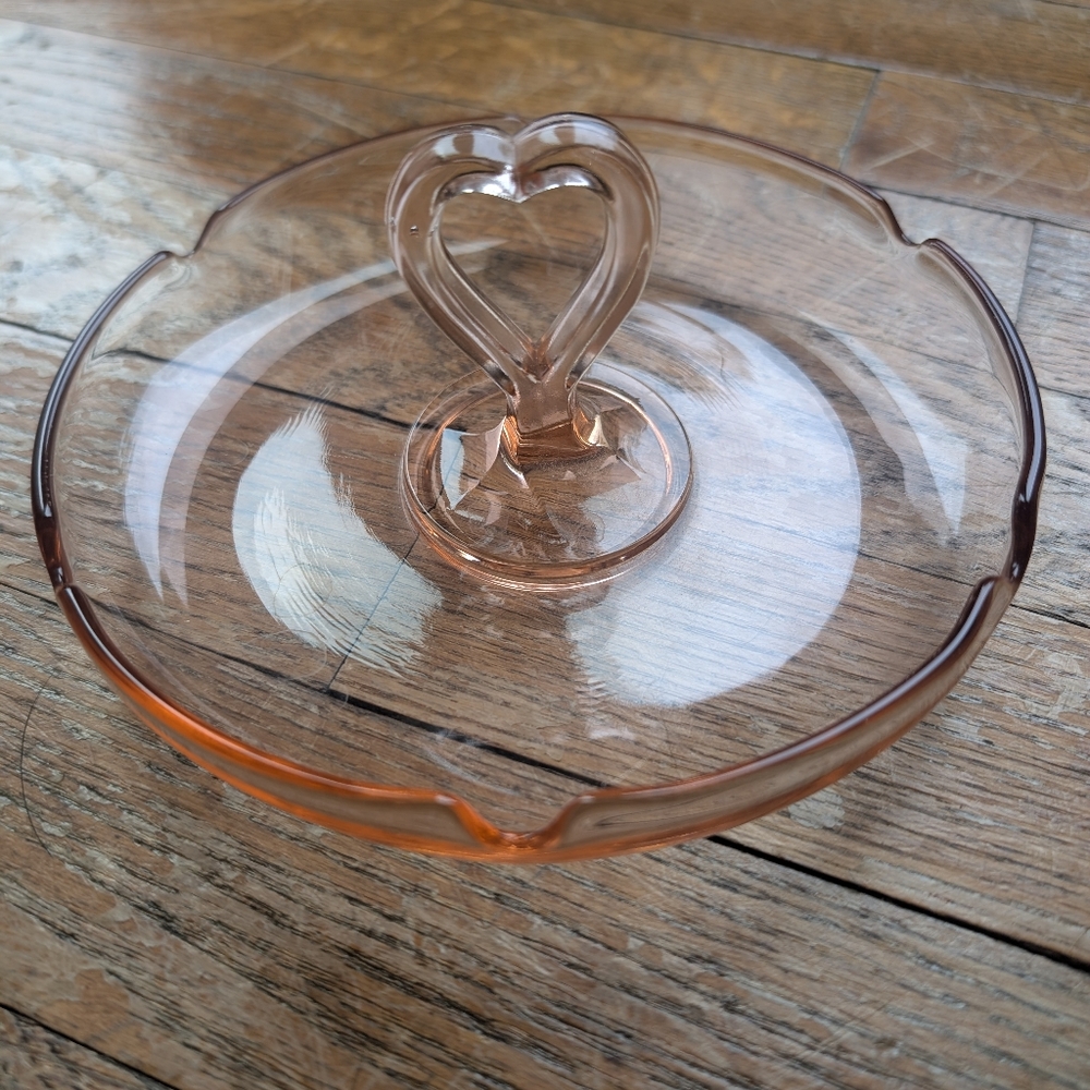 Elegant Heart-Shaped Glass Tray